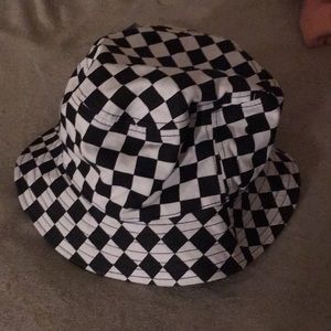 Bucket hat